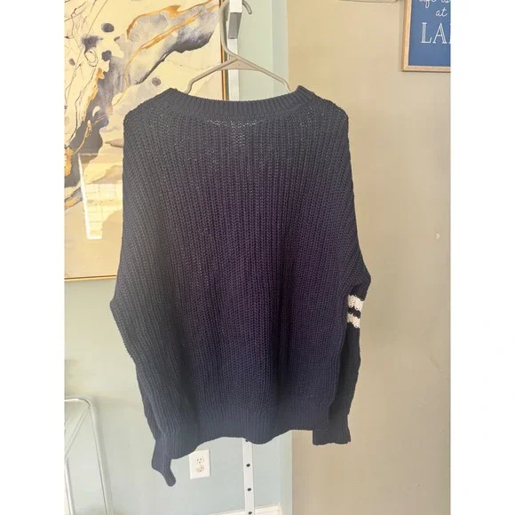 PINK Victoria's Secret University of Michigan Wolverines Navy Knit Sweater M - Picture 3 of 5